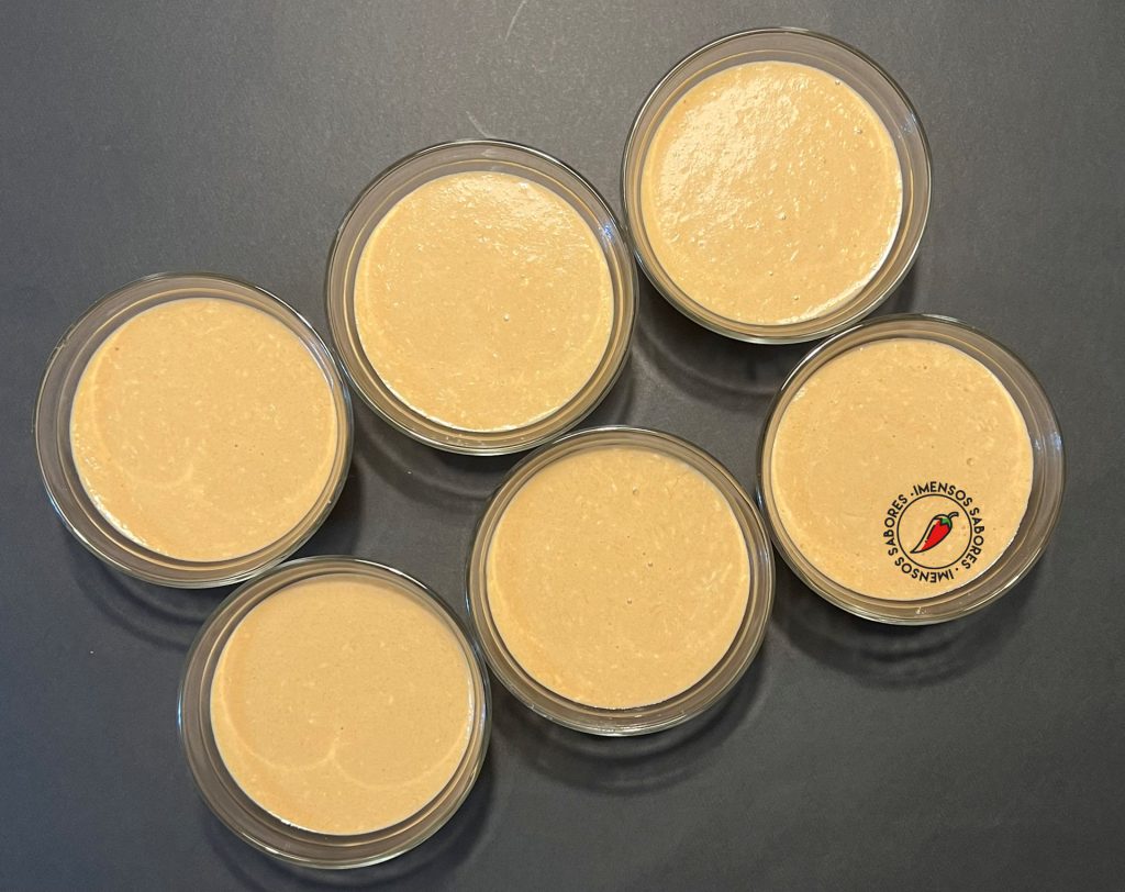 Pudim de coco com leite condensado caseiro com açúcar de coco