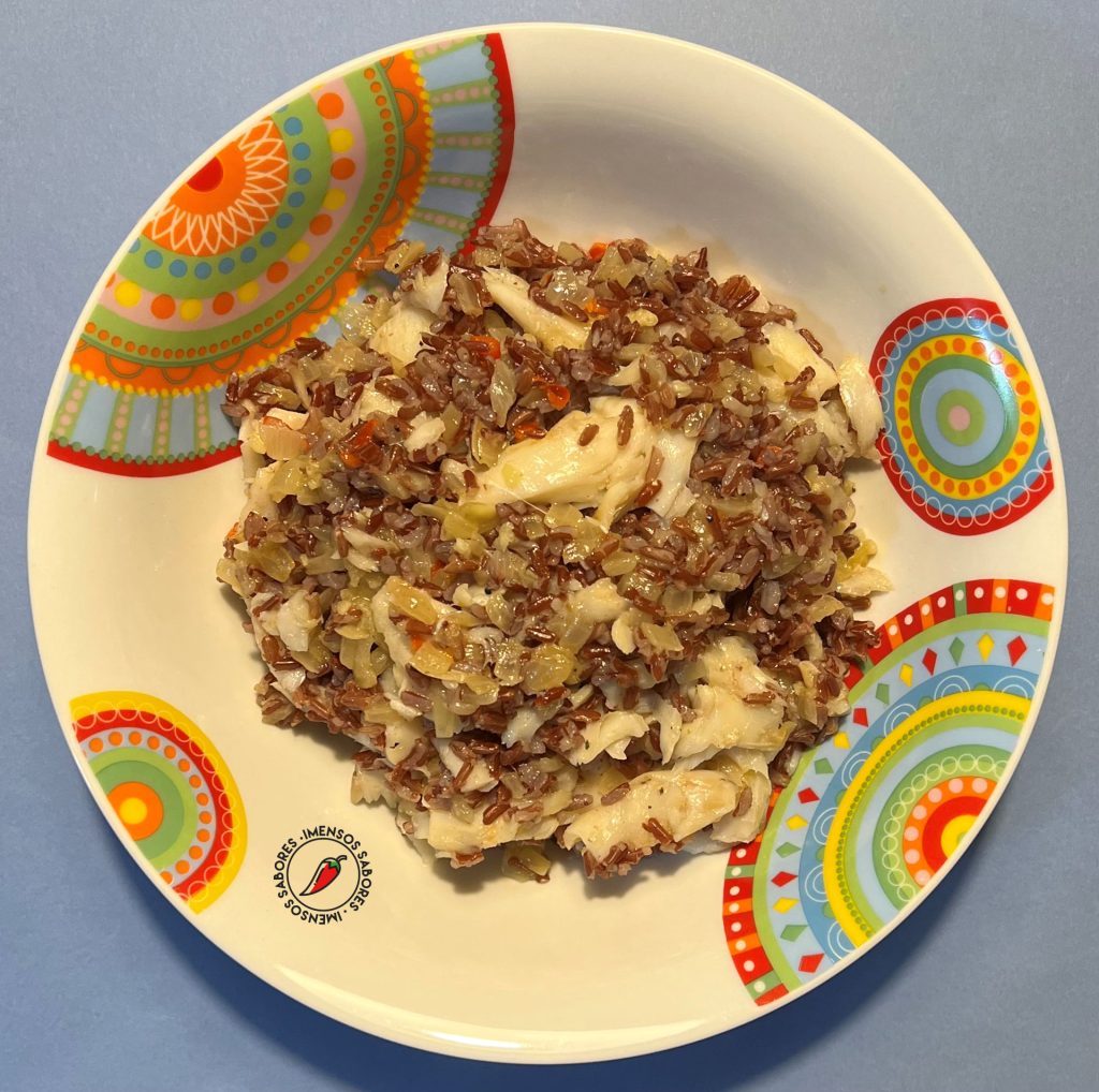 Arroz vermelho com bacalhau