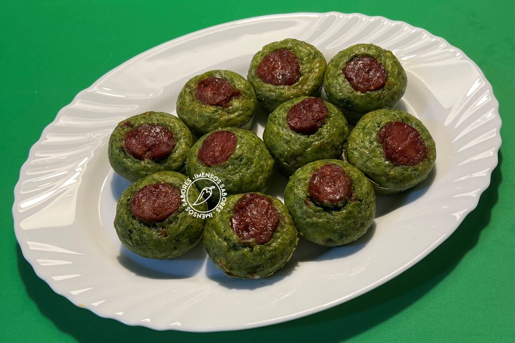 Muffins de espinafres e chouriço