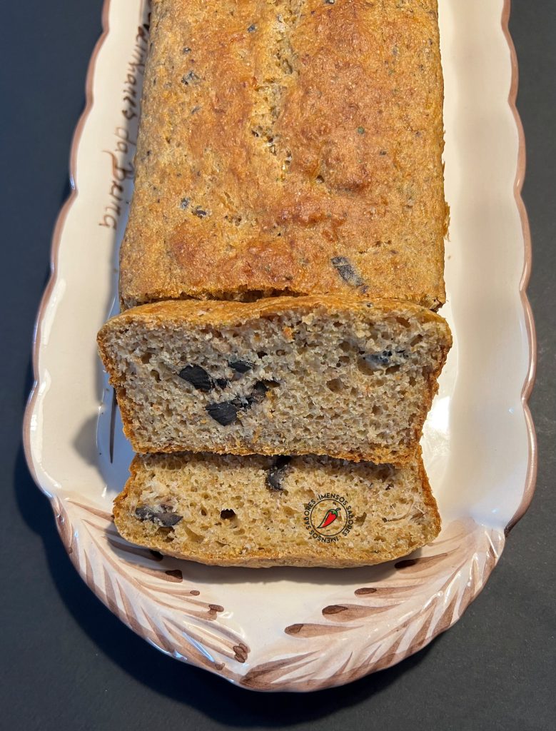 Pão integral de sardinhas e azeitonas