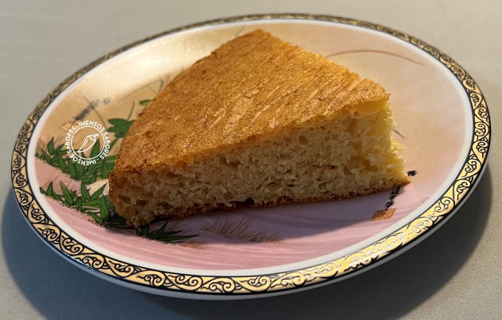 Bolo de geleia de laranja e gengibre sem açúcar e iogurte