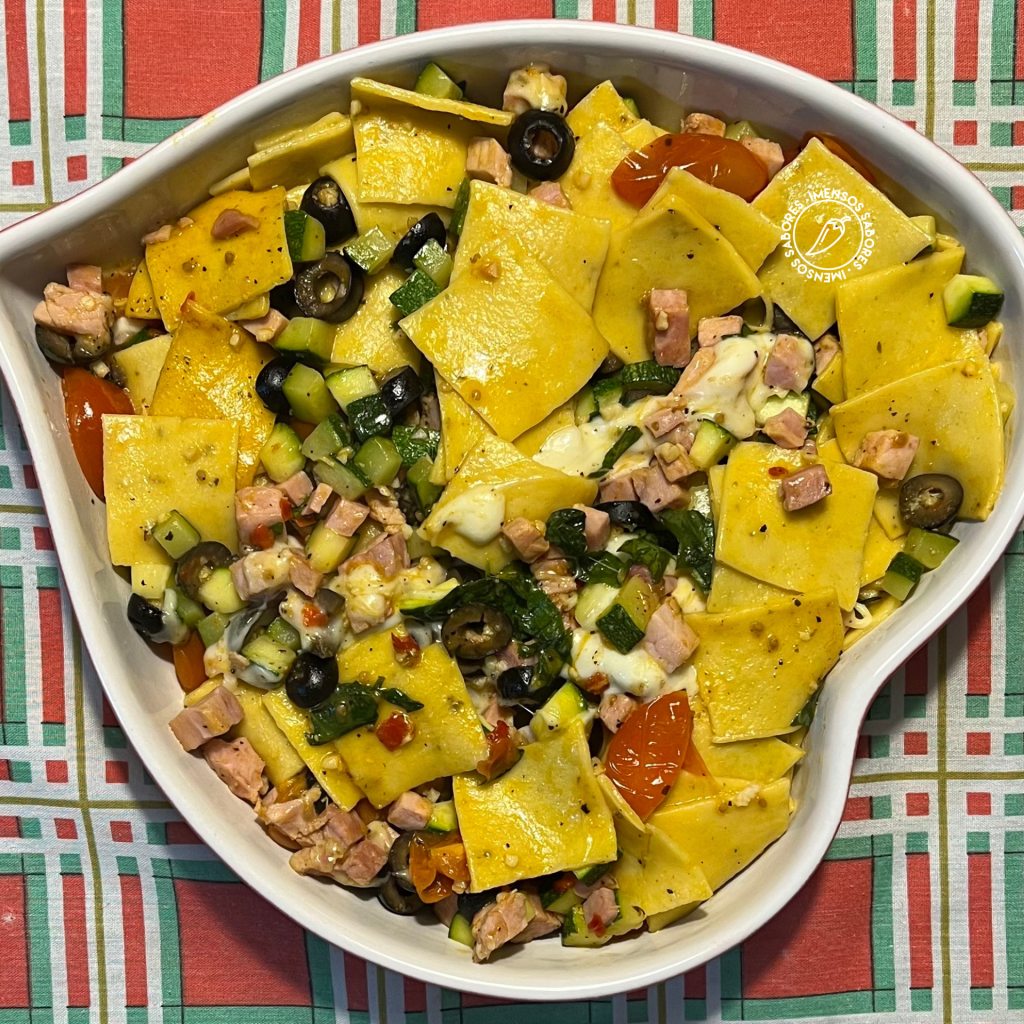 Massa caseira com courgette, fiambre e mozarela fresca