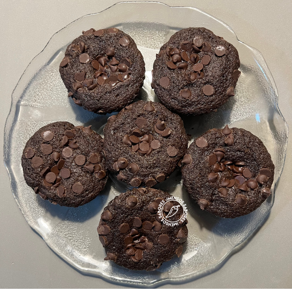 Muffins de alfarroba com pepitas de chocolate