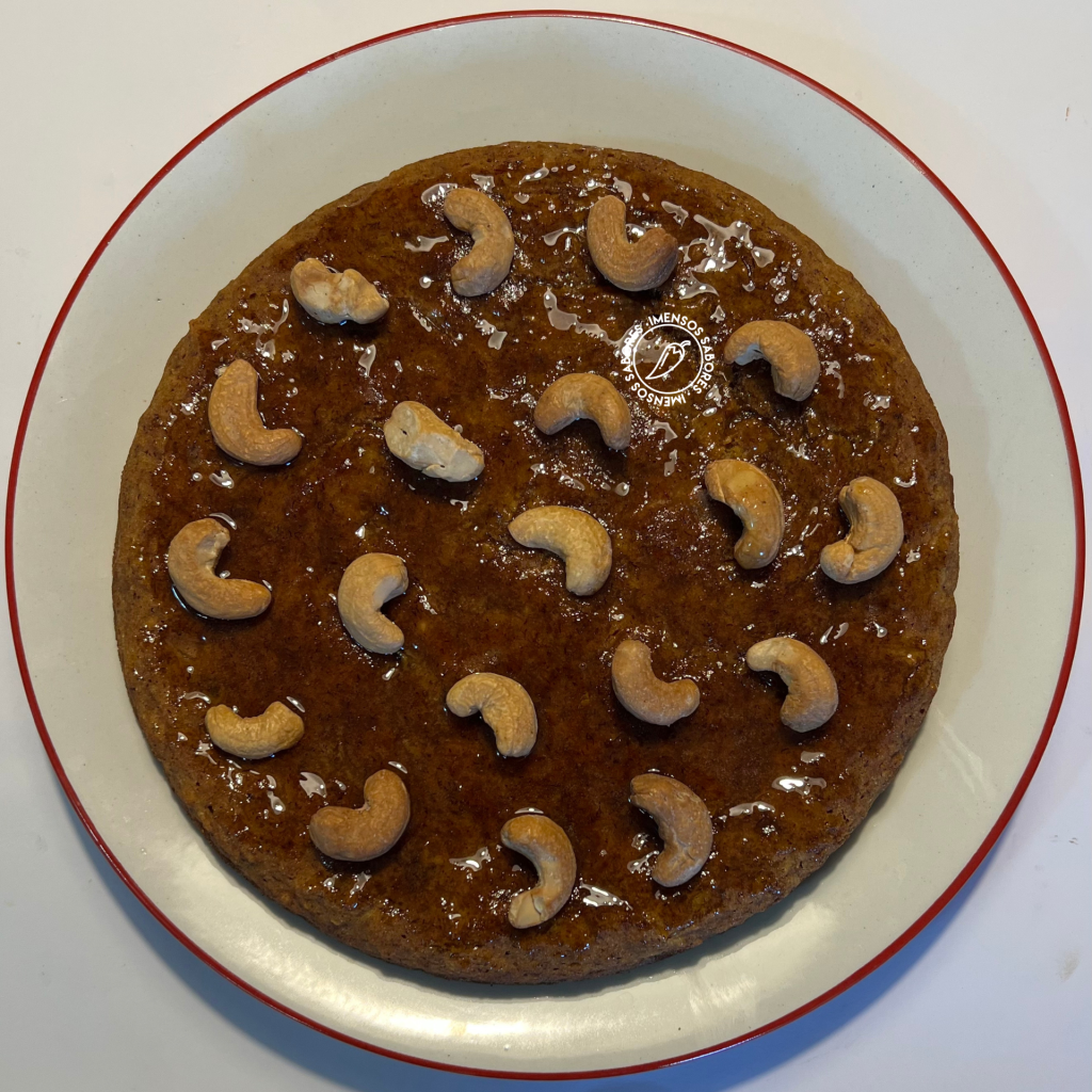 Bolo de quinoa com banana, cenoura e mel