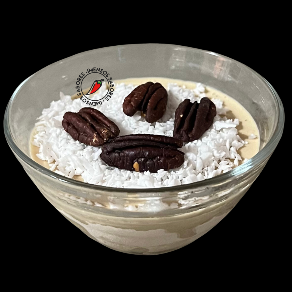 Gelado (sorvete) caseiro de coco fresco e açúcar de coco