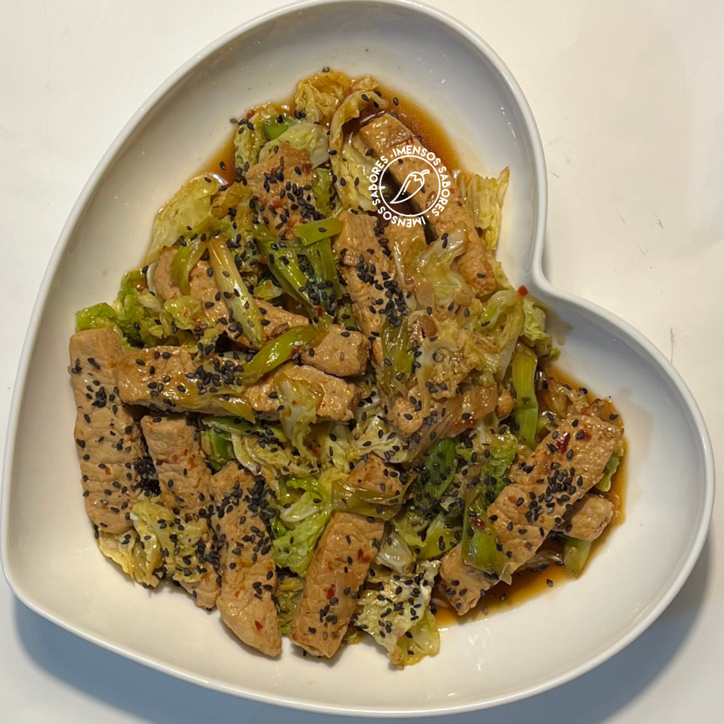 Carne de porco com couve-lombarda