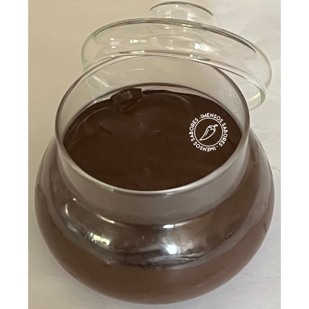 Brigadeiro de colher com leite condensado caseiro e alfarroba