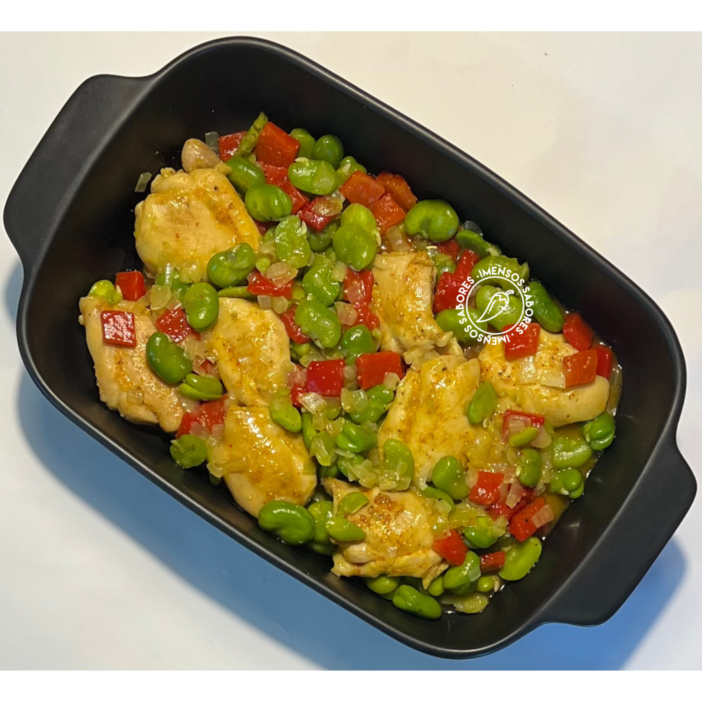 Frango com mistura caseira para caril e favas