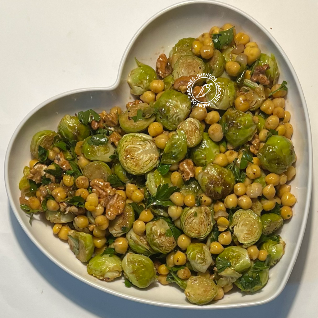 Couves-de-bruxelas assadas e grão-de-bico