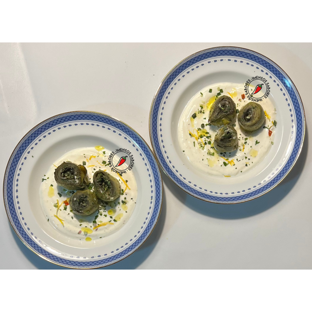 Alcachofras grelhadas com molho de iogurte