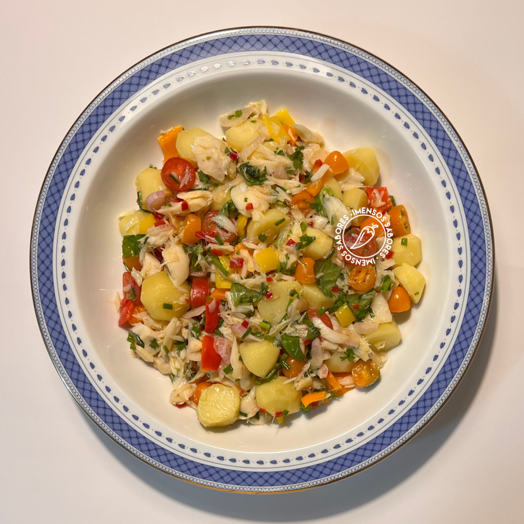 Salada de batatinha com bacalhau a vinagrete