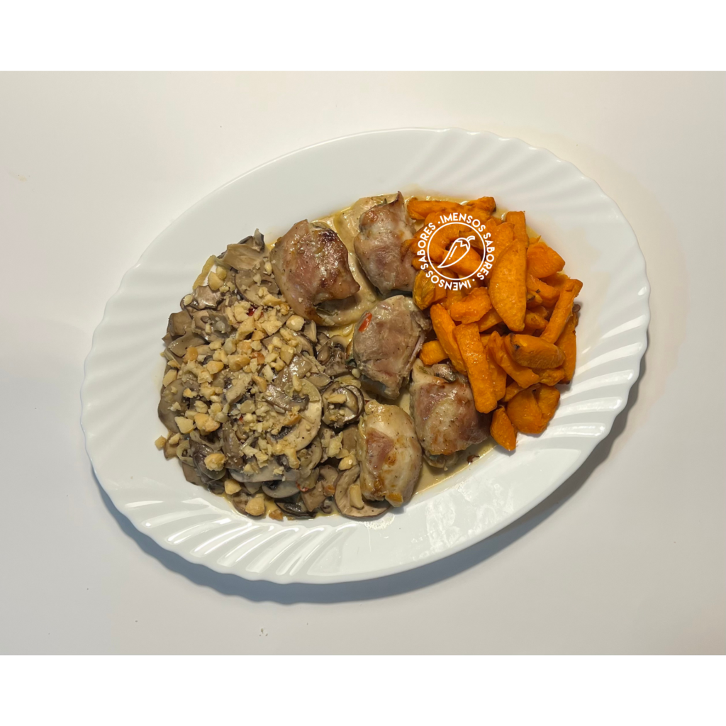 Sobrecoxa de frango recheada com ervas frescas