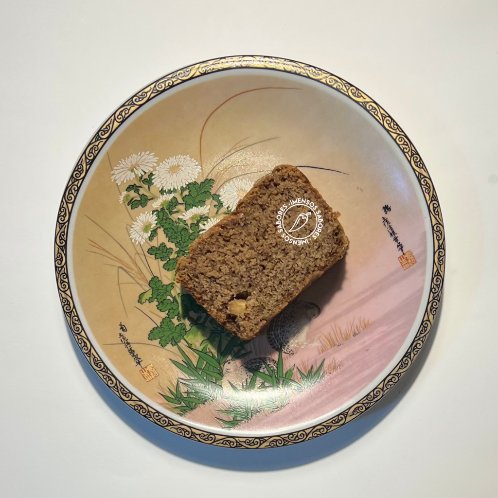 Bolo de natas com farinha de grão-de-bico e farinha de alfarroba