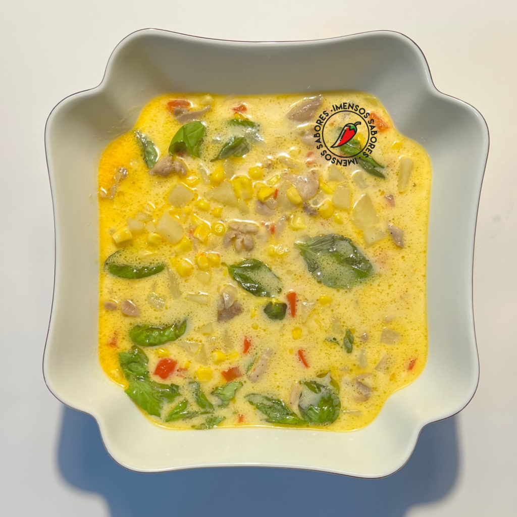 Sopa de frango com batata e milho