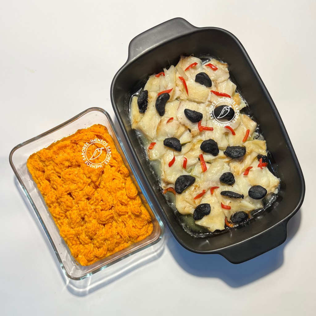 Bacalhau com alho negro e purê de batata-doce laranja com queijo ricota