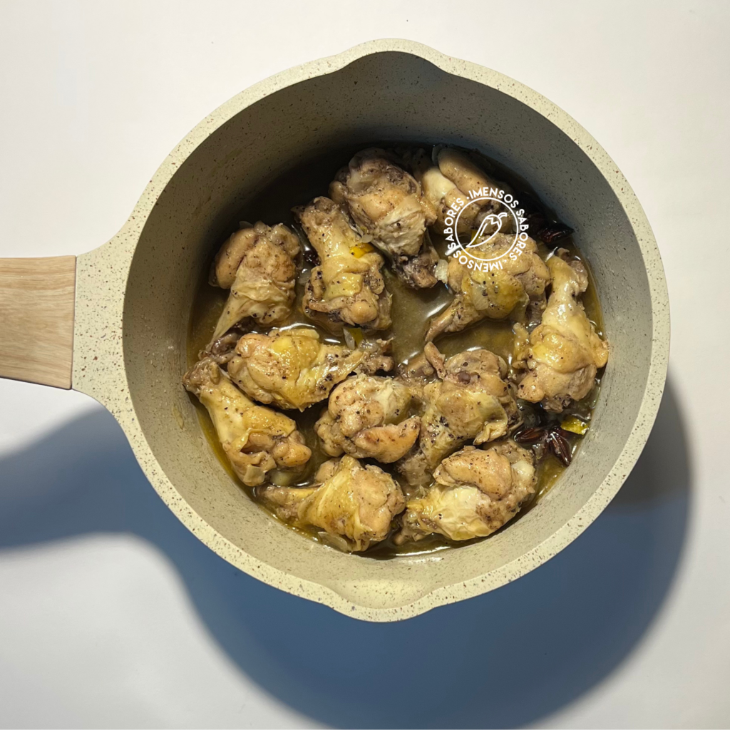 Frango ao molho de especiarias